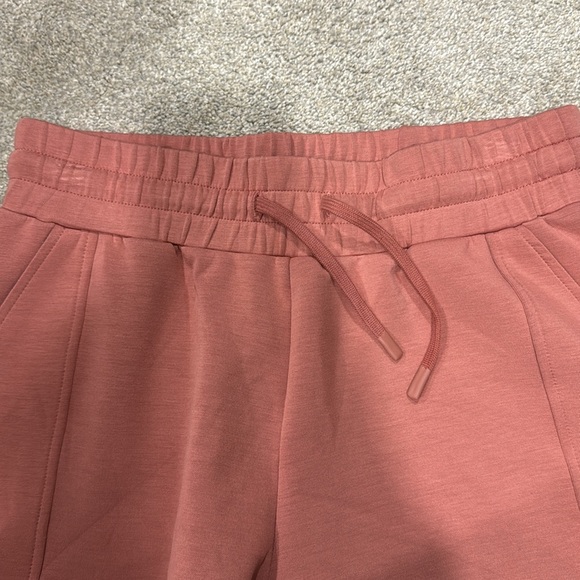 Varley Atrium High Rise Short 4.5’ Size Medium - Picture 6 of 8